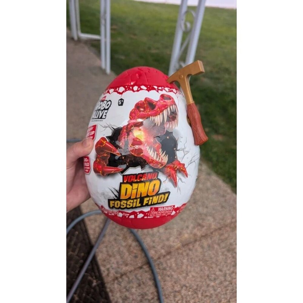 Zuru dinosaur hatching egg